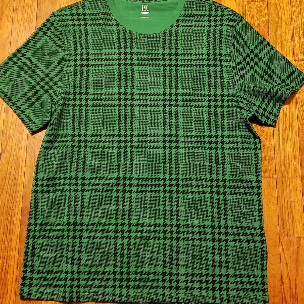 NWOT Men's INC Green & Black Houndstooth Pattern T-Shirt. Size L